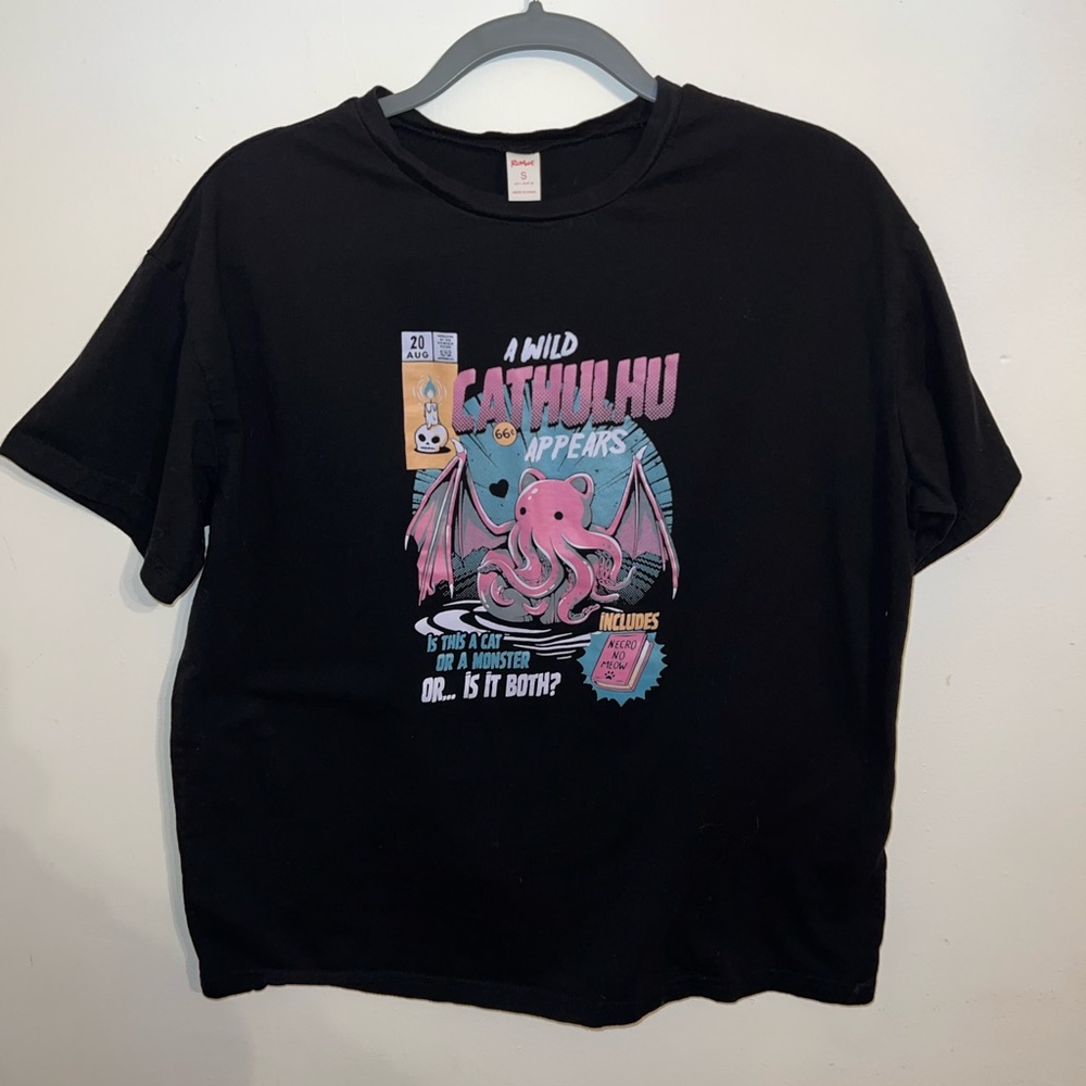 Romwe Oversized Graphic T-shirt Women’s Small